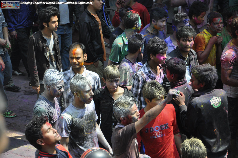 holi