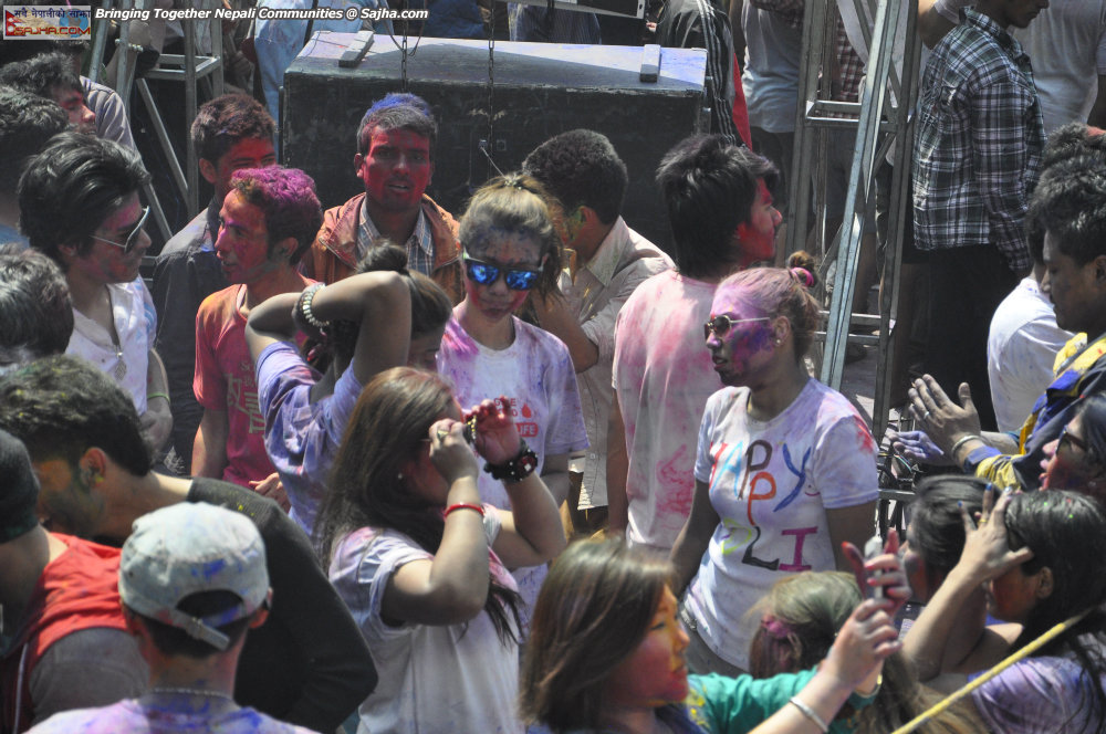 holi