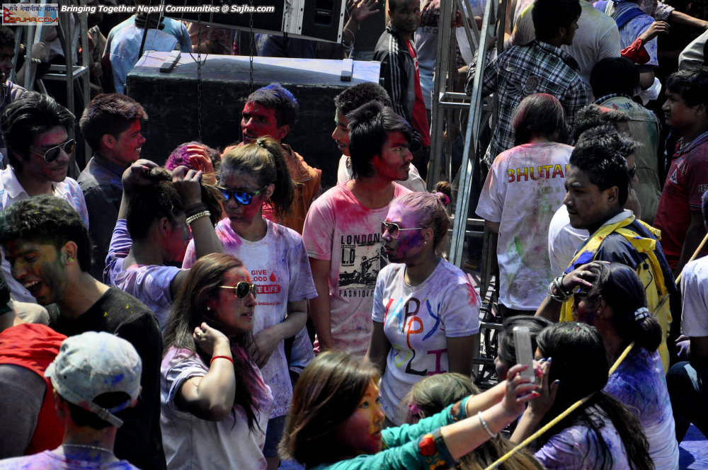 holi