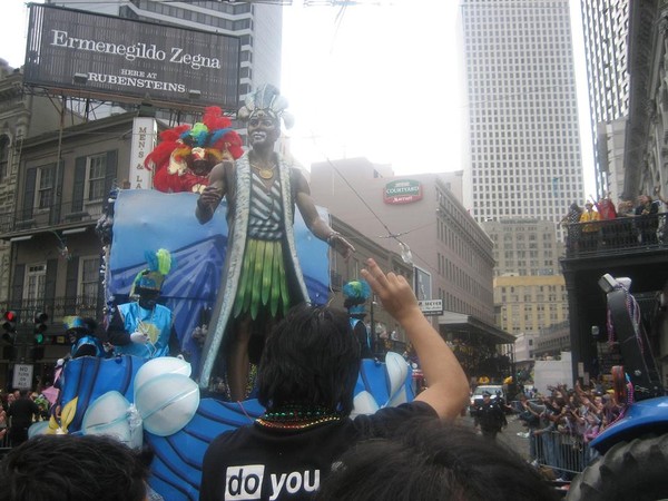 people ready to grasp the beads n presents