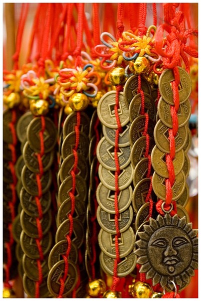I found these Chinese decorating items at China Town in Toronto last Saturday. I dont know what the heck they are called.